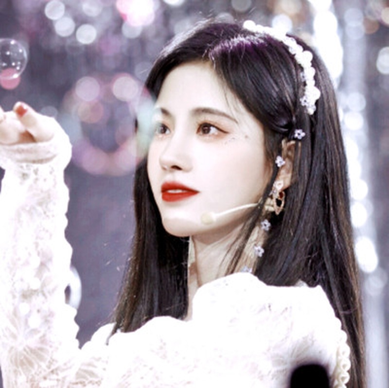 鞠婧祎